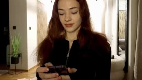 Mia online show from 12.16.25