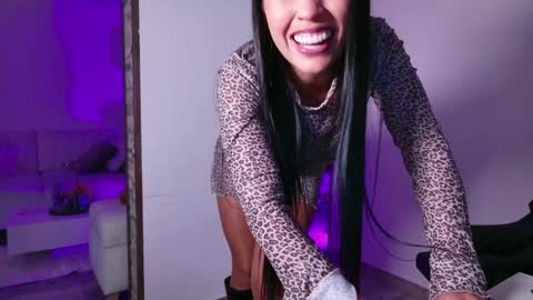 My name is Mia  Please say hello I like to chat with you. If you have requests or dirty talk please use tip online show from 01.09.25