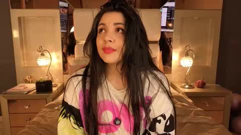 MiaHancock online show from 11.06.25