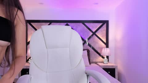 Snapshot of miasilverr chatting on 12.09.24 Mia online show from 12.09.24