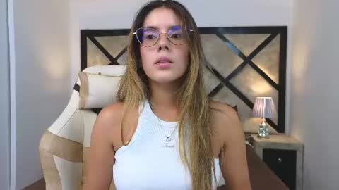 Mia online show from 06.16.26
