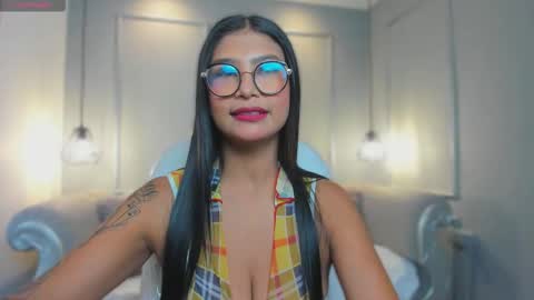 Mia  online show from 03.04.26