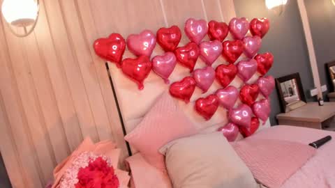 Mia online show from 02.14.25