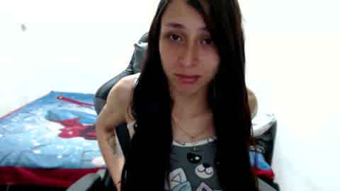 Snapshot of miasweet333 chatting on 05.20.26 mia online show from 05.20.26