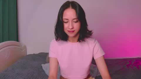 Snapshot of miasweetashoney chatting on 09.11.25 Mia online show from 09.11.25