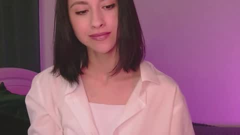 Snapshot of miasweetashoney chatting on 09.18.25 Mia online show from 09.18.25