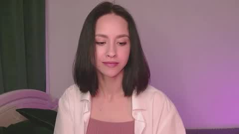 Snapshot of miasweetashoney chatting on 09.19.25 Mia online show from 09.19.25