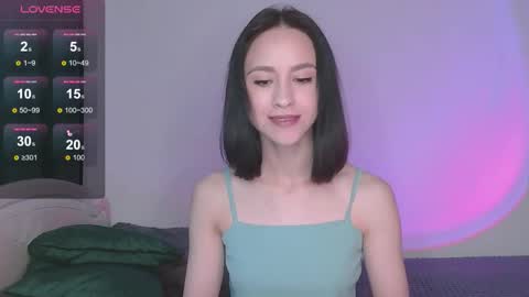 Snapshot of miasweetashoney chatting on 09.26.25 Mia online show from 09.26.25