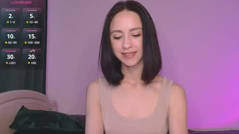 Snapshot of miasweetashoney chatting on 10.02.25 Mia online show from 10.02.25