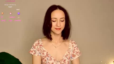 Snapshot of miasweetashoney chatting on 11.20.25 Mia online show from 11.20.25