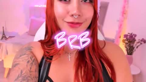 Snapshot of miathaylor chatting on 12.03.25 Mia Thaylor online show from 12.03.25