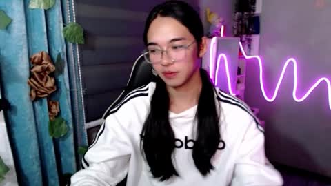 Mia online show from 02.22.26