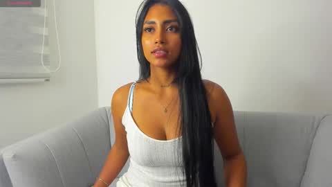 Snapshot of miavelvet_22 chatting on 12.02.25 Mia Velvet online show from 12.02.25