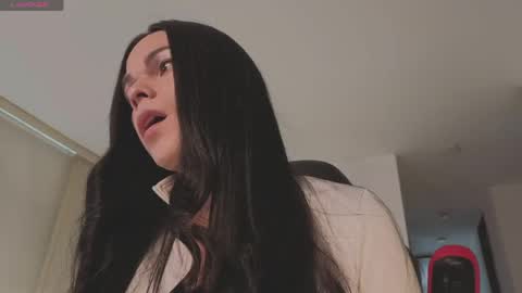 Mia online show from 04.22.26