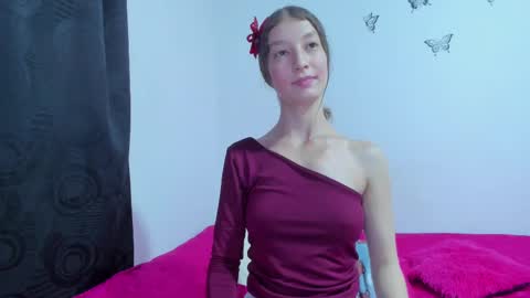 Snapshot of miavolkova_ chatting on 03.06.25  Chloe  online show from 03.06.25
