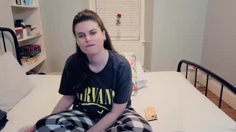 Mia  online show from 04.29.26