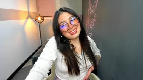 M I A W I L S online show from 02.04.25