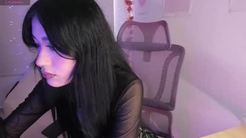 Mia Wilsson online show from 12.21.25