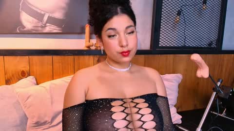 Mia online show from 01.31.25