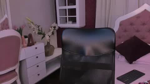 Mia online show from 03.07.25