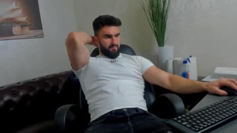 Snapshot of micahlane chatting on 11.01.25 MicahLane online show from 11.01.25