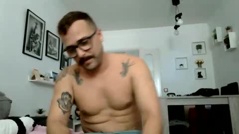 Snapshot of mich6921 chatting on 06.09.26 MILO MIAMI online show from 06.09.26