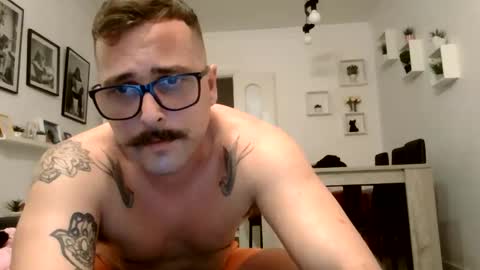 Snapshot of mich6921 chatting on 06.10.26 MILO MIAMI online show from 06.10.26