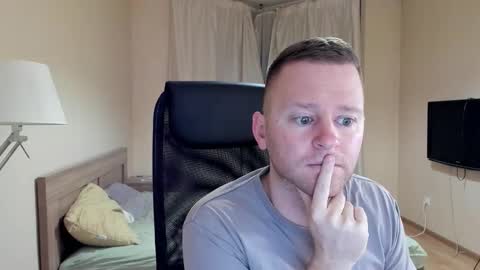 Snapshot of michael_birkin chatting on 10.19.25 Michael Birkin online show from 10.19.25