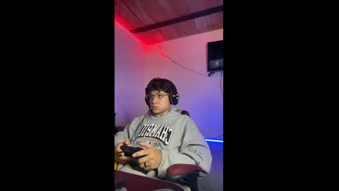 Snapshot of michael_kendall0 chatting on 02.03.25 michael independent model online show from 02.03.25