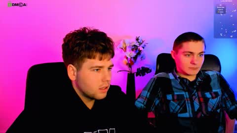 Snapshot of michael_strong_ chatting on 12.15.25 Your Michael online show from 12.15.25