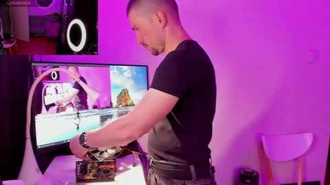 Snapshot of michael_wolfborn chatting on 12.05.24 Michael online show from 12.05.24