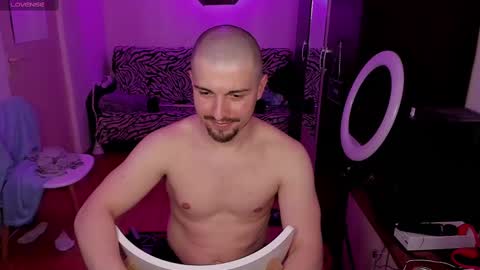 Snapshot of michael_wolfborn chatting on 03.05.25 Michael online show from 03.05.25