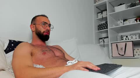 MichaelEvansx online show from 12.04.24