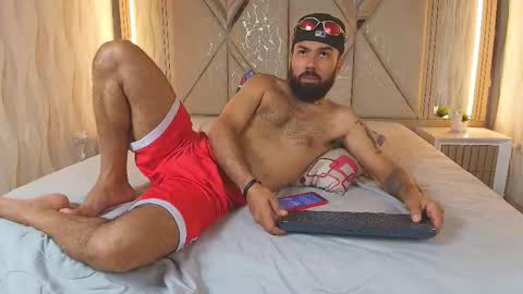 Snapshot of michaell_twink chatting on 05.12.26 Michaell online show from 05.12.26