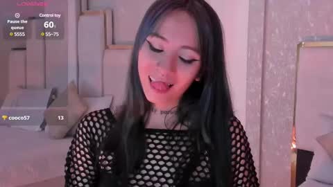 Michael Walkerr online show from 01.08.25