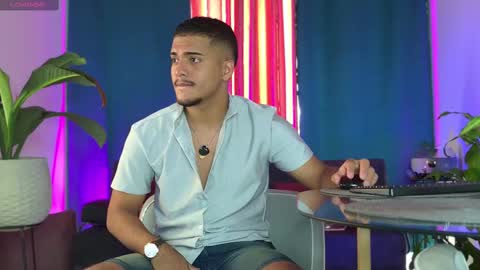 Snapshot of michel_g22 chatting on 09.17.25 michel g22 online show from 09.17.25