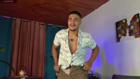 Snapshot of michel_g22 chatting on 09.25.25 michel g22 online show from 09.25.25