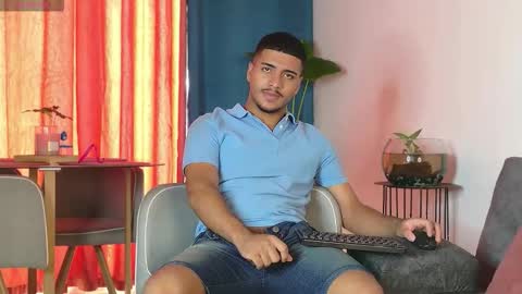 Snapshot of michel_g22 chatting on 09.28.25 michel g22 online show from 09.28.25