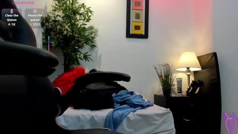 Snapshot of michel_lopez18 chatting on 09.13.25 michel_lopez18 online show from 09.13.25