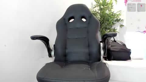 Snapshot of michel_lopez18 chatting on 10.17.25 michel_lopez18 online show from 10.17.25