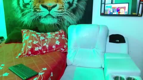 Snapshot of michell_myers chatting on 02.02.25 michell_myers online show from 02.02.25