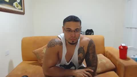 Snapshot of michelle_allen0104 chatting on 02.10.25 michelle_allen0104 online show from 02.10.25