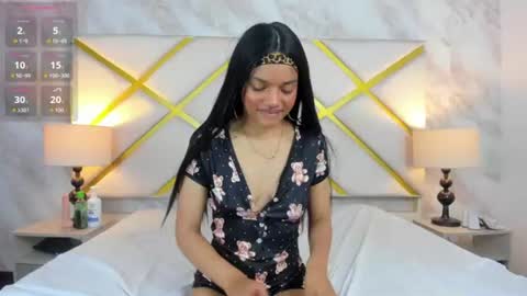 Snapshot of michellebronx chatting on 06.15.26 michellebronx online show from 06.15.26