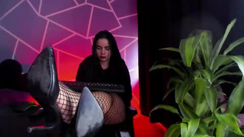 Snapshot of michellgrey chatting on 10.19.25 michellgrey online show from 10.19.25