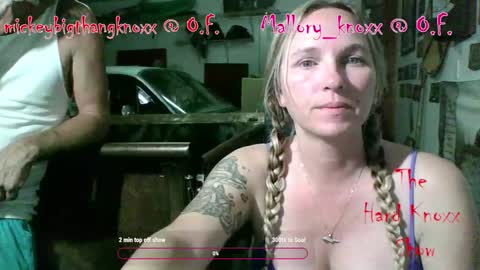 Snapshot of mickey85knoxx chatting on 10.22.25 mickey85knoxx online show from 10.22.25