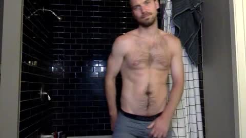 Snapshot of mickey_mic chatting on 09.28.25 mickey_mic online show from 09.28.25