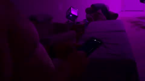 micknmall1994 online show from 02.14.25