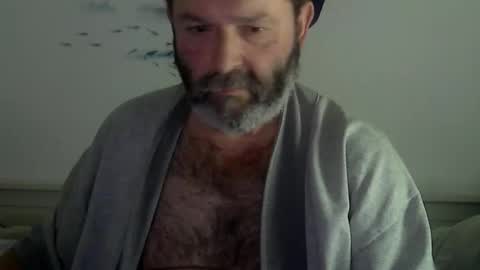 Snapshot of midhir chatting on 01.28.25 kike online show from 01.28.25