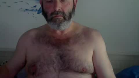 Snapshot of midhir chatting on 03.04.25 kike online show from 03.04.25