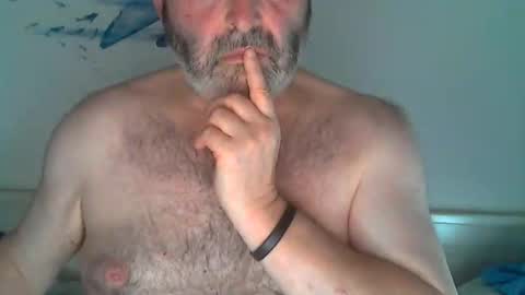 Snapshot of midhir chatting on 06.10.26 kike online show from 06.10.26